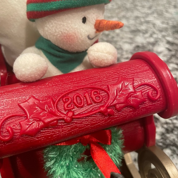 Hallmark Twinkling Sleigh Ride Snowman Techno Plush, snowman, collectible - Picture 5 of 8
